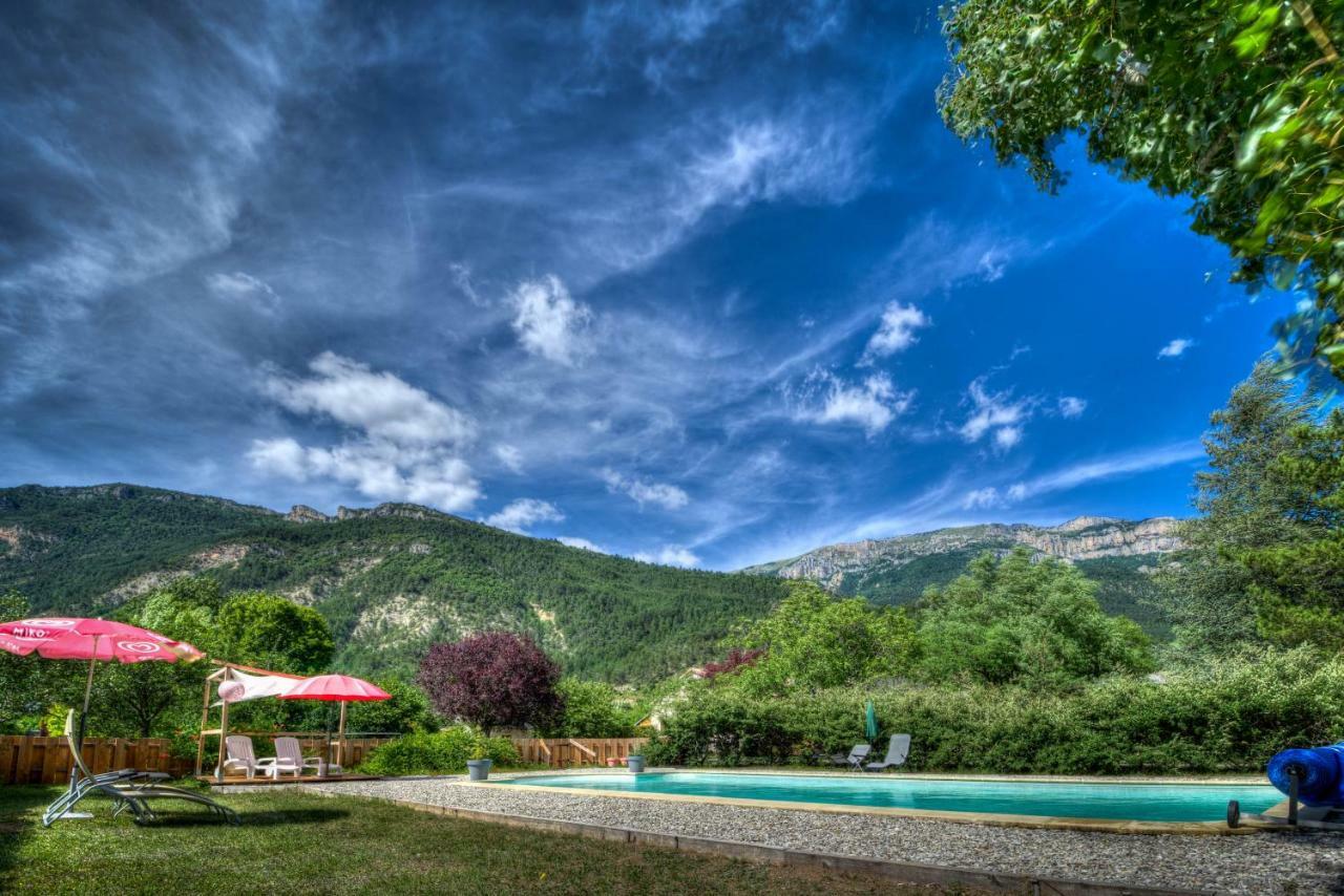 L'Enclos B&B แชติญง-ออง-ดิอัวส์ ภายนอก รูปภาพ