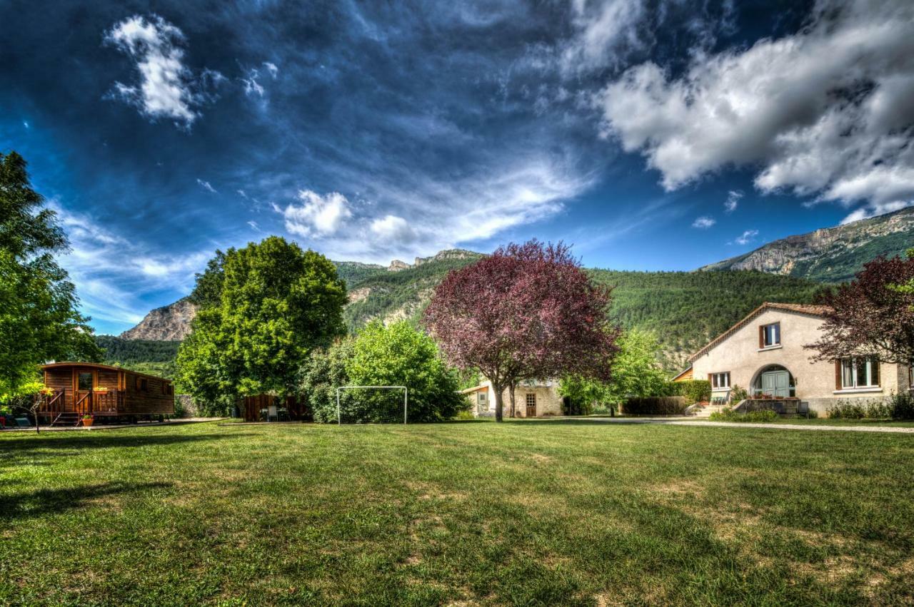 L'Enclos B&B แชติญง-ออง-ดิอัวส์ ภายนอก รูปภาพ